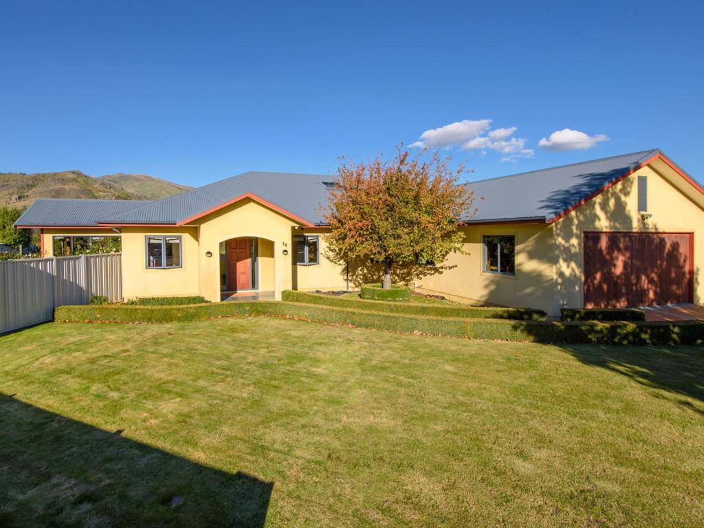 Kawarau Bay View - Cromwell Holiday Home Buitenkant foto